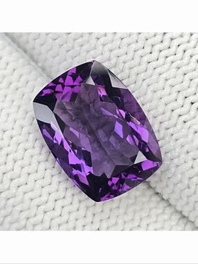 6.24 ct "Top Quality" Natural Deep Purple African Amethyst